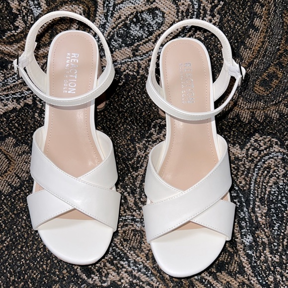 Kenneth Cole Reaction Reeva Platform
Sandal - Picture 4 of 4